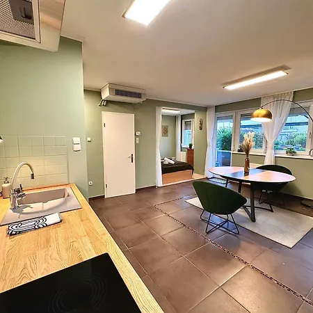 아파트 Private Rooftop Terrace - Sunny Retreat 부다페스트