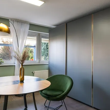 Apartment Private Rooftop Terrace - Sunny Retreat *