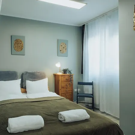 Private Rooftop Terrace - Sunny Retreat Апартаменты *